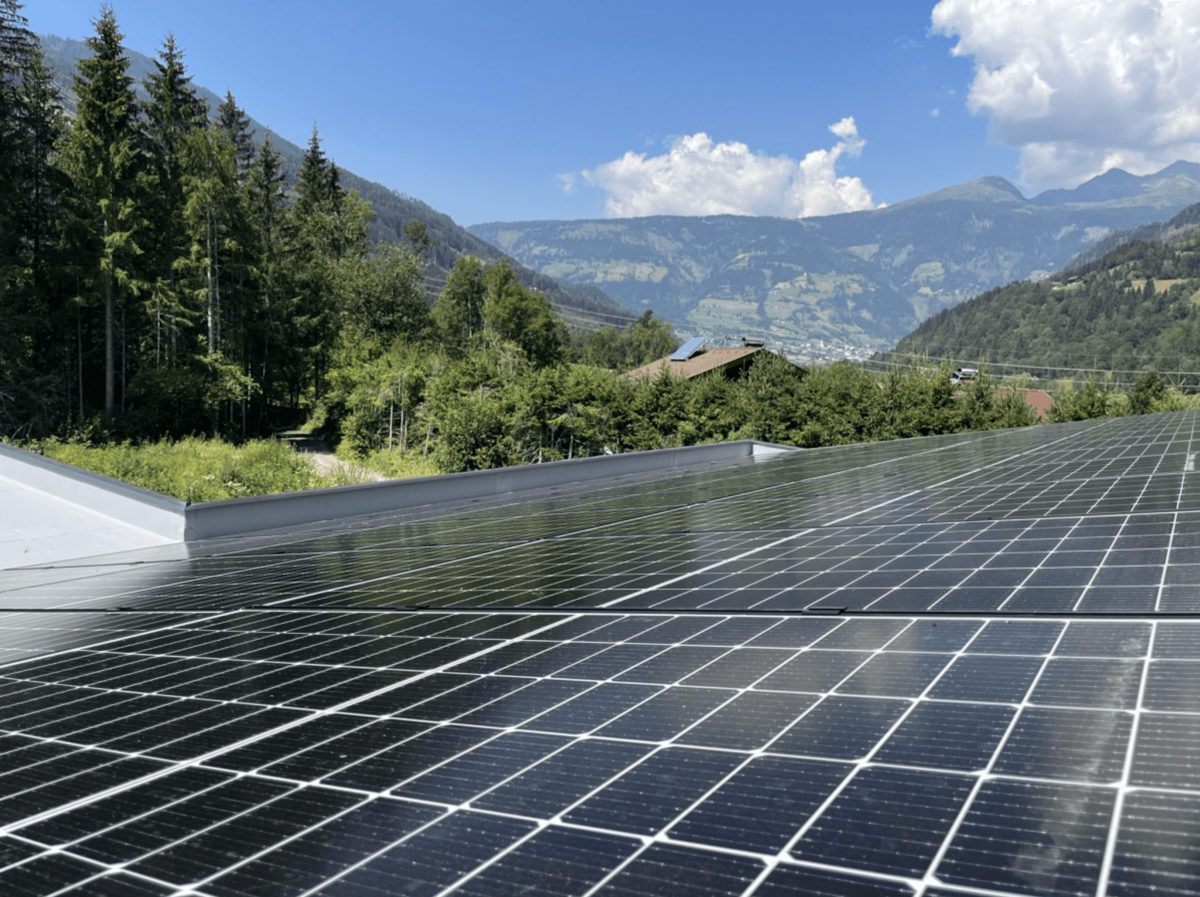 stylish-mountain-eco-homes-have-ess-featured